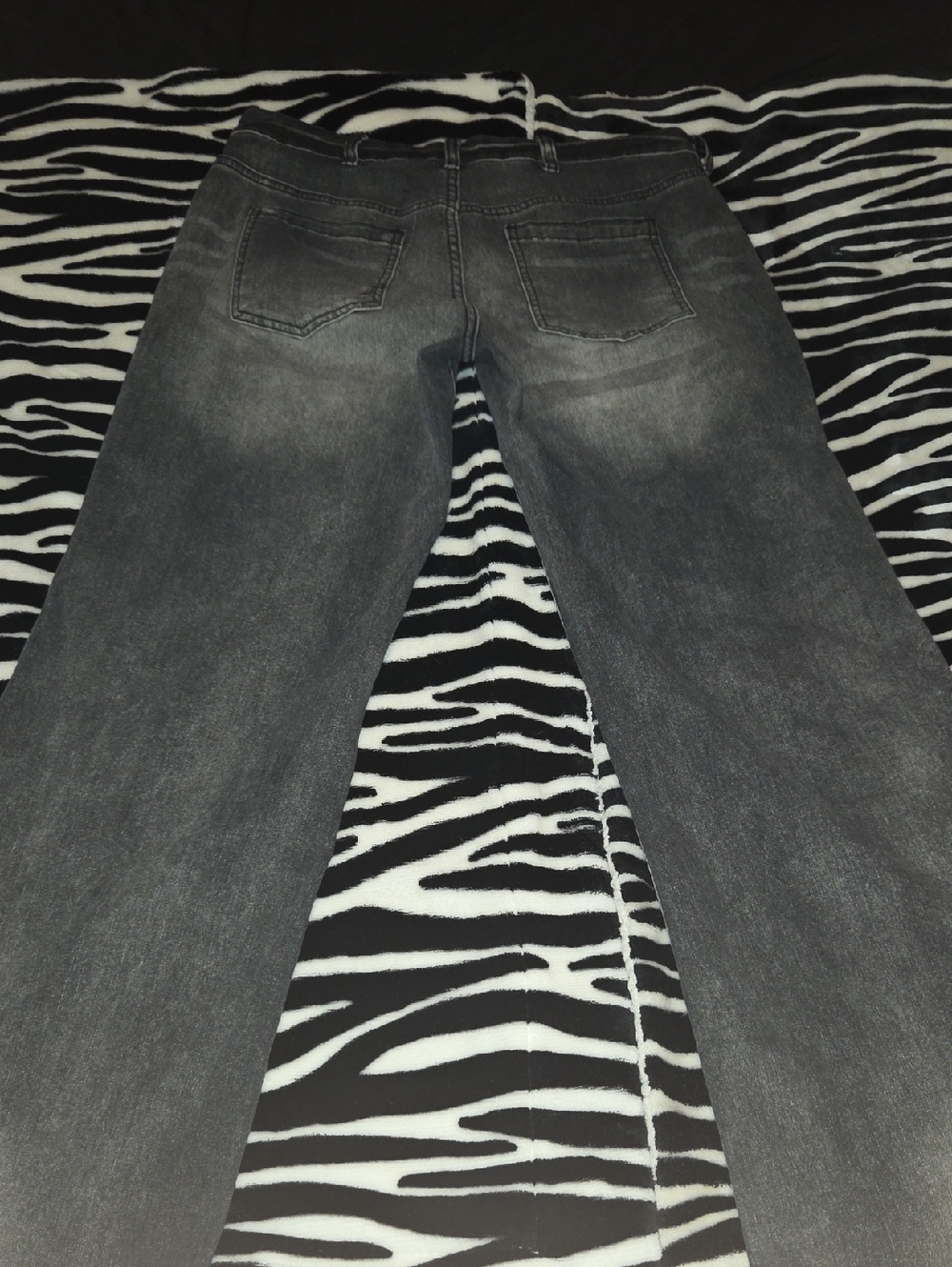 Flamingals Jeans - Picture 3 of 5